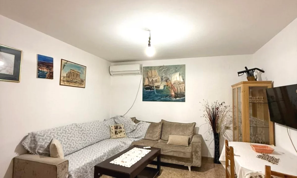Shtepi me qera Apartament ne Tirane, 1+1, Mobilimi E mobiluar, Pagesa 350  Euro.