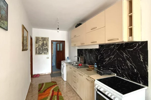 Shtepi me qera Apartament ne Tirane, 1+1, Mobilimi E mobiluar, Pagesa 350  Euro.