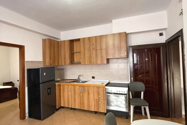 Shtepi me qera Apartament ne Tirane, 1+1, Mobilimi E mobiluar, Pagesa 35,000  Leke.