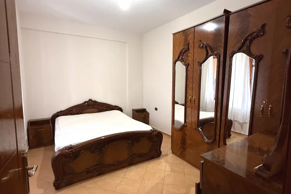 Shtepi me qera Apartament ne Tirane, 1+1, Mobilimi E mobiluar, Pagesa 35,000  Leke.