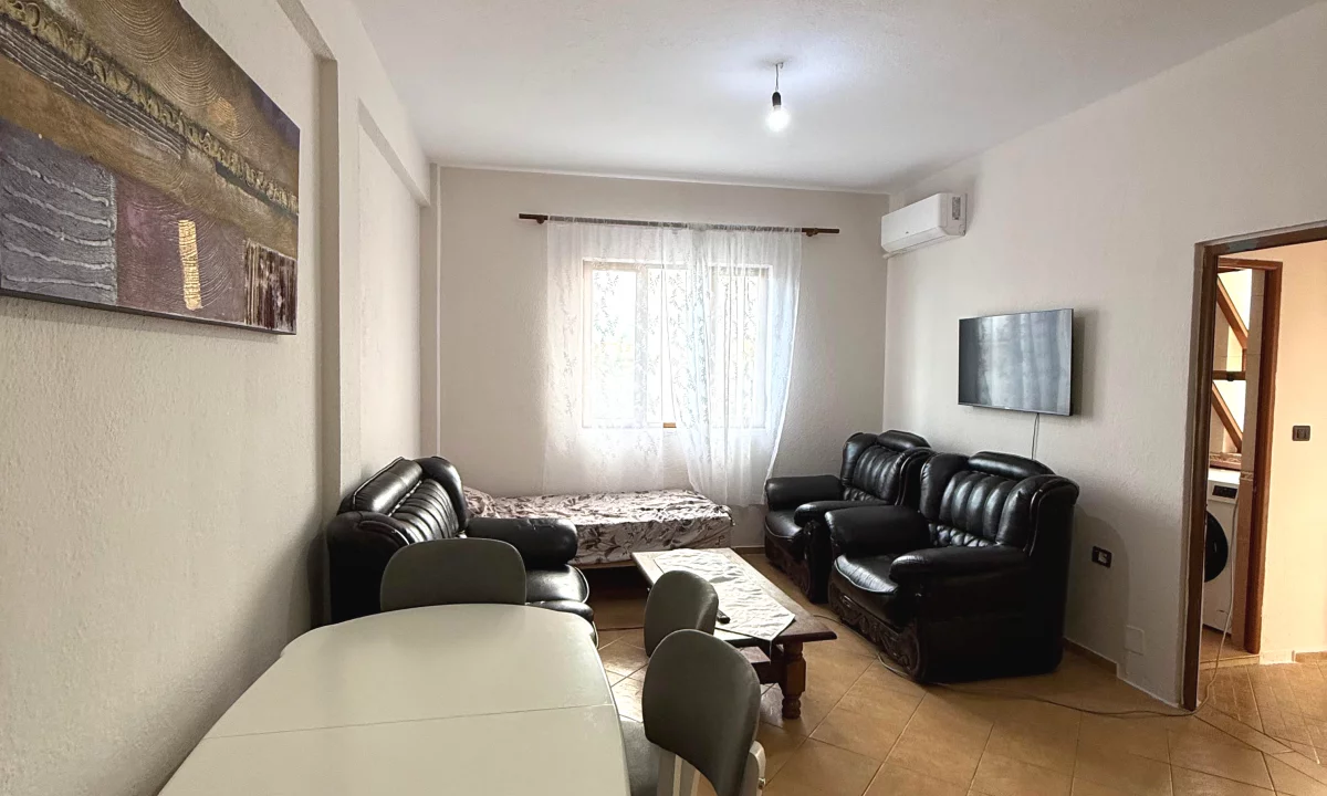 Shtepi me qera Apartament ne Tirane, 1+1, Mobilimi E mobiluar, Pagesa 35,000  Leke.