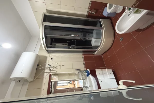 Shtepi me qera Apartament ne Tirane, 2+1, Mobilimi E mobiluar, Pagesa 55,000  Leke.