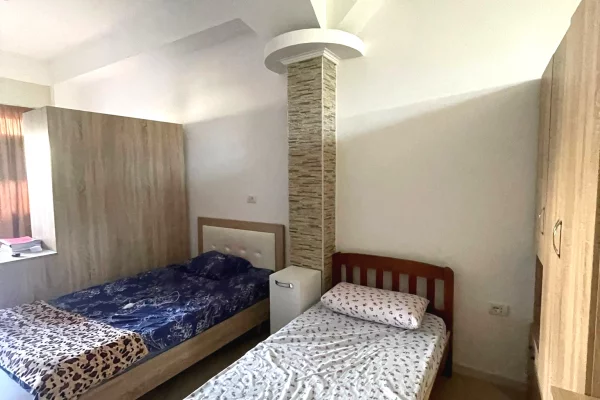 Shtepi me qera Apartament ne Tirane, Garsoniere, Mobilimi E mobiluar, Pagesa 25,000  Leke.