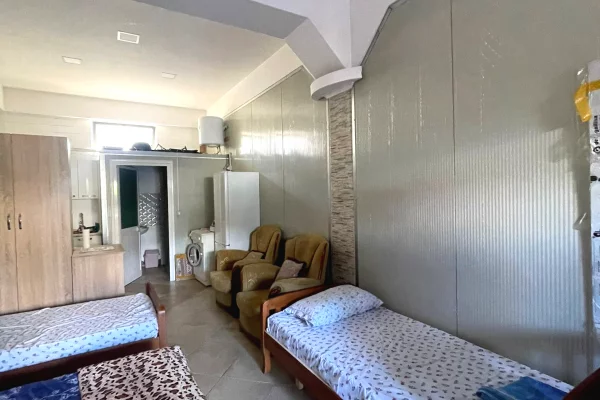 Shtepi me qera Apartament ne Tirane, Garsoniere, Mobilimi E mobiluar, Pagesa 25,000  Leke.