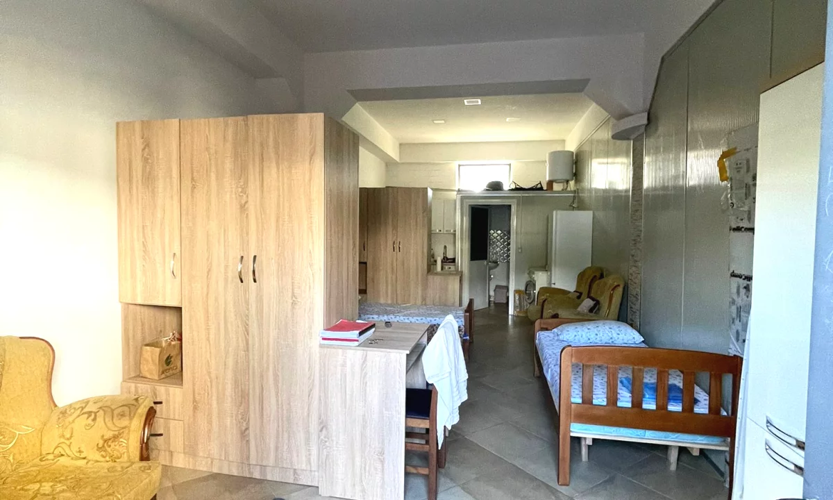 Shtepi me qera Apartament ne Tirane, Garsoniere, Mobilimi E mobiluar, Pagesa 25,000  Leke.