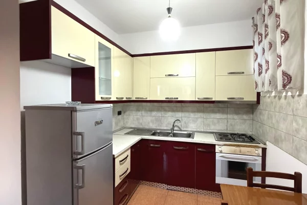Shtepi me qera Apartament ne Tirane, 1+1, Mobilimi E mobiluar, Pagesa 45,000  Leke.