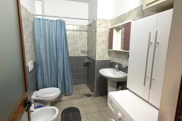 Shtepi me qera Apartament ne Tirane, 1+1, Mobilimi E mobiluar, Pagesa 45,000  Leke.