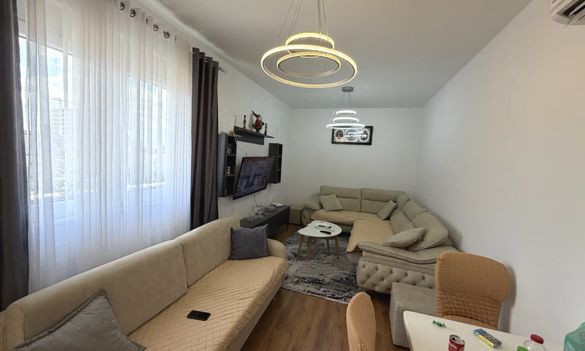 Shtepi me qera Apartament ne Tirane, 1+1, Mobilimi E mobiluar, Pagesa 40,000  Leke.