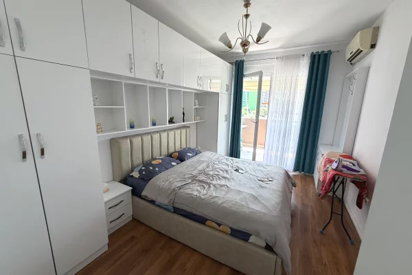 Shtepi me qera Apartament ne Tirane, 1+1, Mobilimi E mobiluar, Pagesa 40,000  Leke.
