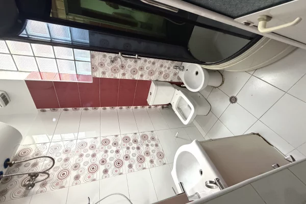 Shtepi me qera Apartament ne Tirane, 2+1, Mobilimi E mobiluar, Pagesa 45,000  Leke.