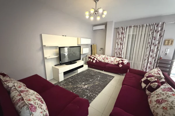 Shtepi me qera Apartament ne Tirane, 2+1, Mobilimi E mobiluar, Pagesa 45,000  Leke.