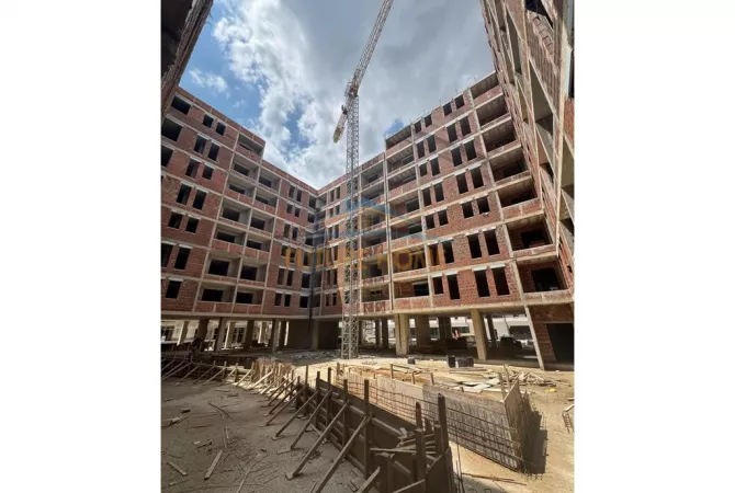 Shtepi ne shitje Apartament ne Tirane, 2+1, Mobilimi Bosh, pa mobiluar, Pagesa 90,000  Euro.