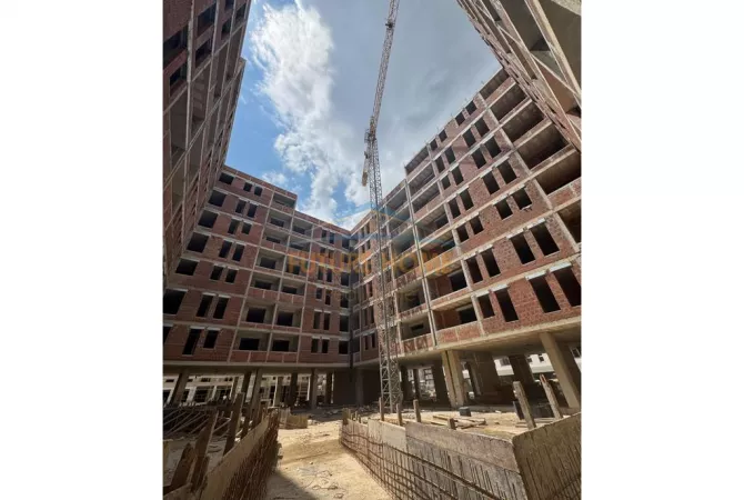 Shtepi ne shitje Apartament ne Tirane, 2+1, Mobilimi Bosh, pa mobiluar, Pagesa 90,000  Euro.