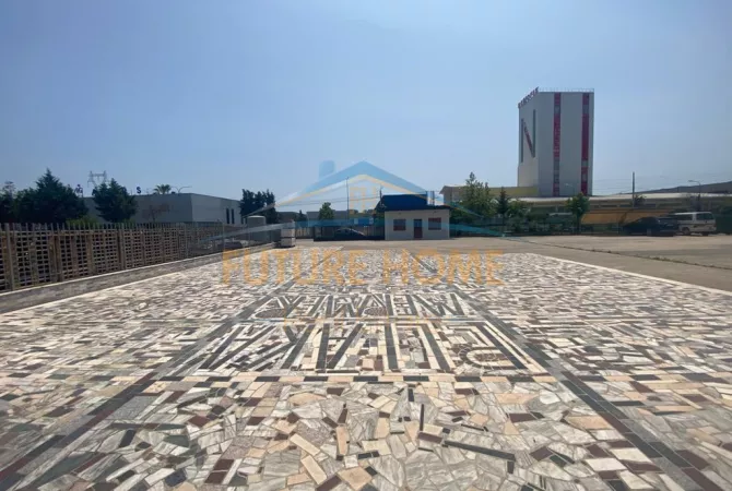 Truall ose Toke ne Tirane - 5,000 Euro