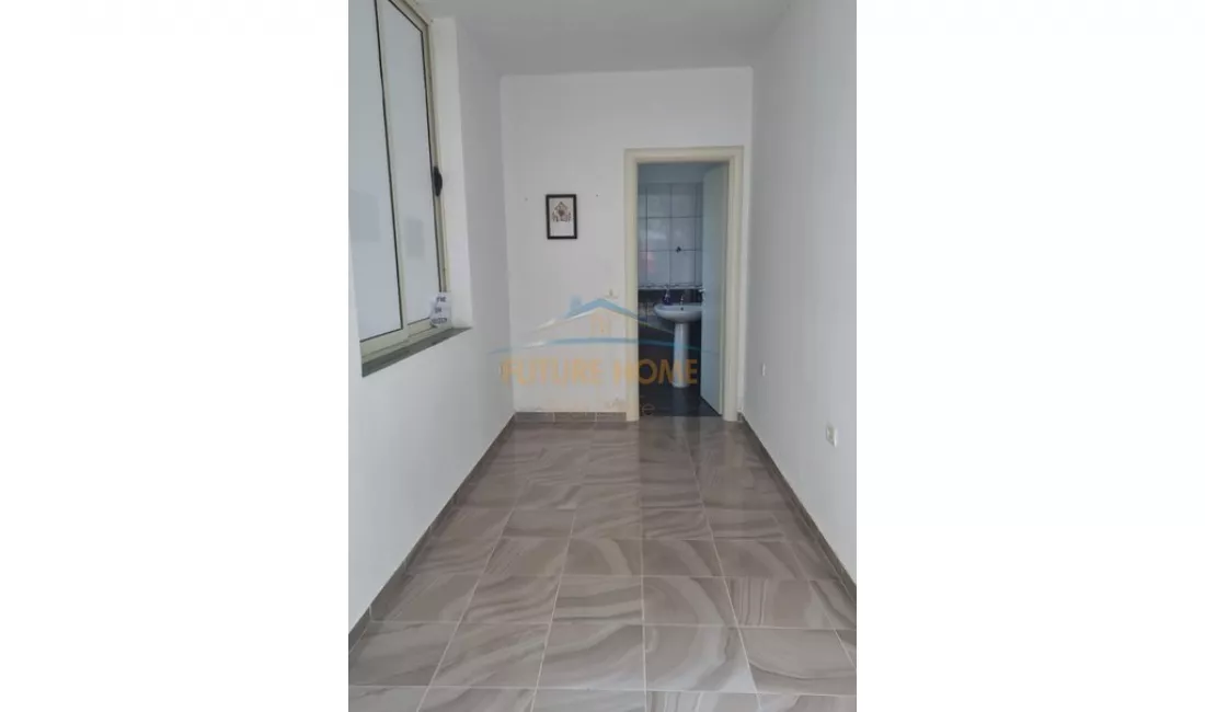 Shitet, Ambient Biznesi, Fresk, Tirane.