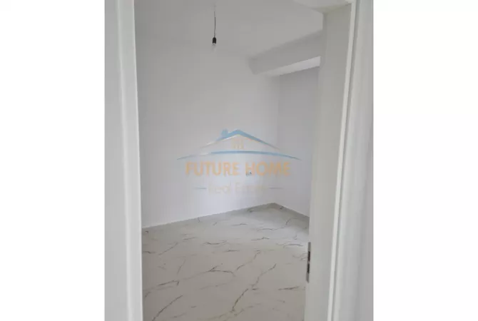 , Zyre, Rruga Mine Peza, Tiranë. Jepet me Qera