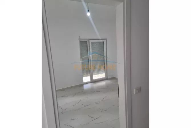 , Zyre, Rruga Mine Peza, Tirane. Jepet me Qera