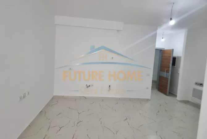 , Zyre, Rruga Mine Peza, Tirane. Jepet me Qera