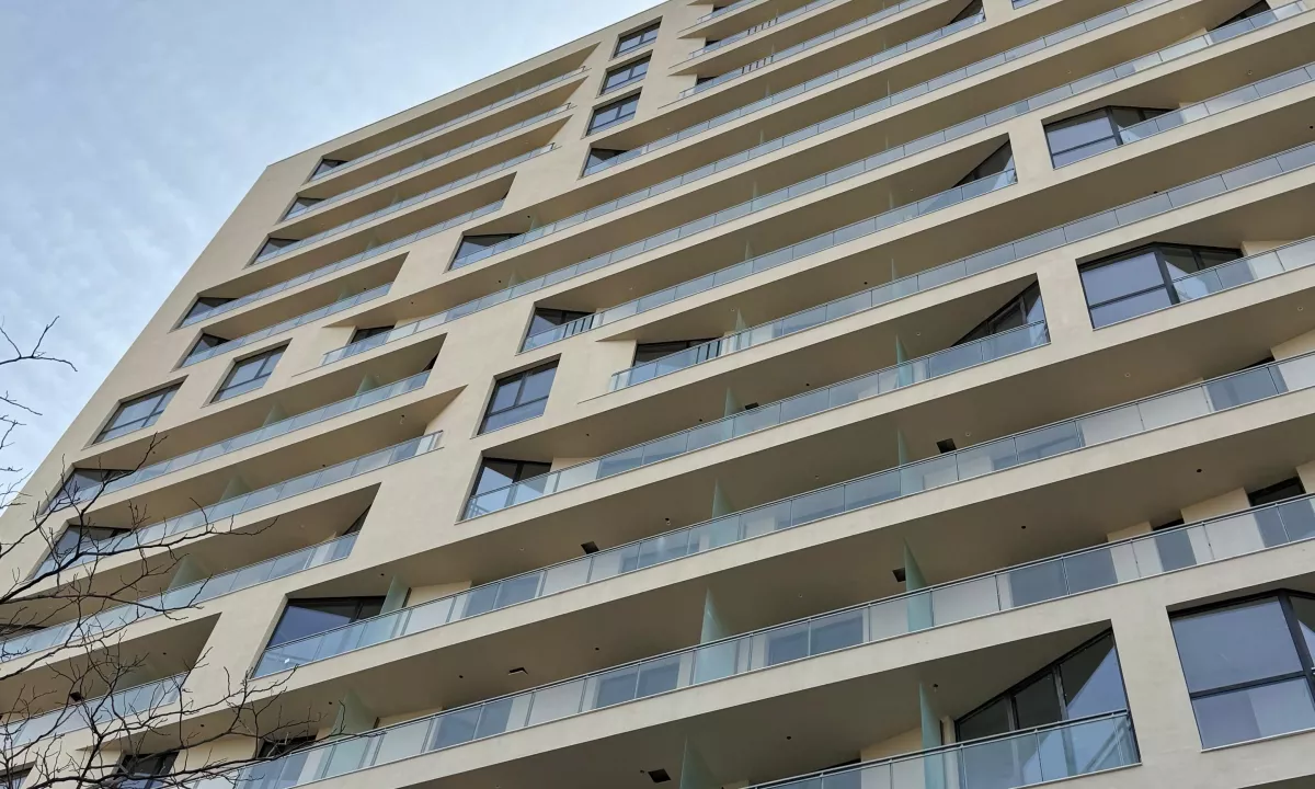 Qera , Ambient Biznesi, Rruga "Mine Peza" , Tirane!