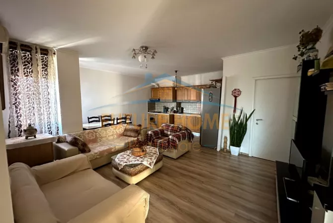 Shtepi me qera Apartament ne Tirane, 2+1, Mobilimi E mobiluar, Pagesa 550  Euro.