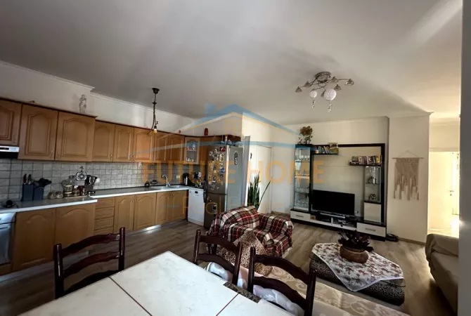 Shtepi me qera Apartament ne Tirane, 2+1, Mobilimi E mobiluar, Pagesa 550  Euro.