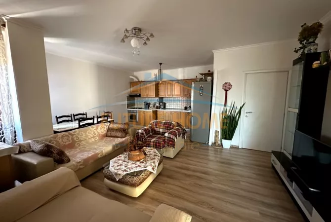 Shtepi me qera Apartament ne Tirane, 2+1, Mobilimi E mobiluar, Pagesa 550  Euro.