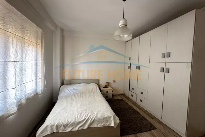 Shtepi me qera Apartament ne Tirane, 2+1, Mobilimi E mobiluar, Pagesa 550  Euro.