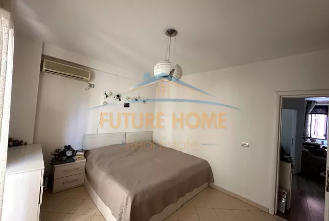 Shtepi me qera Apartament ne Tirane, 2+1, Mobilimi E mobiluar, Pagesa 550  Euro.