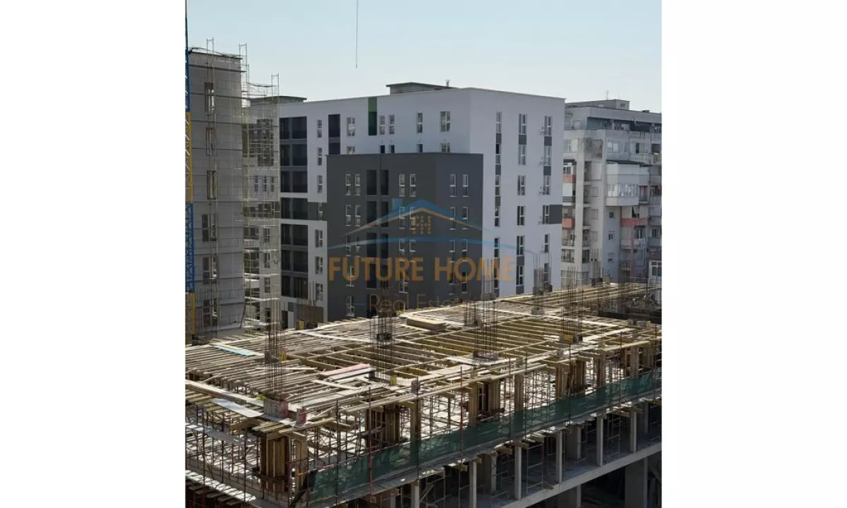 Shitet, Ambient Biznesi, Tirana Entry 2, Casa Italia