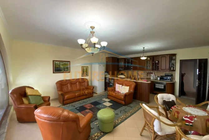 Shtepi ne shitje Apartament ne Durres, 2+1, Mobilimi E mobiluar, Pagesa 186,000  Euro.