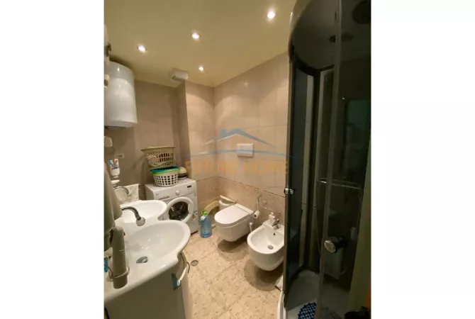Shtepi ne shitje Apartament ne Durres, 2+1, Mobilimi E mobiluar, Pagesa 186,000  Euro.