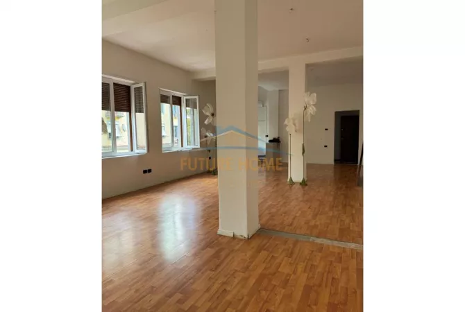 Qera, Zyra, Bllok, Tiranë!