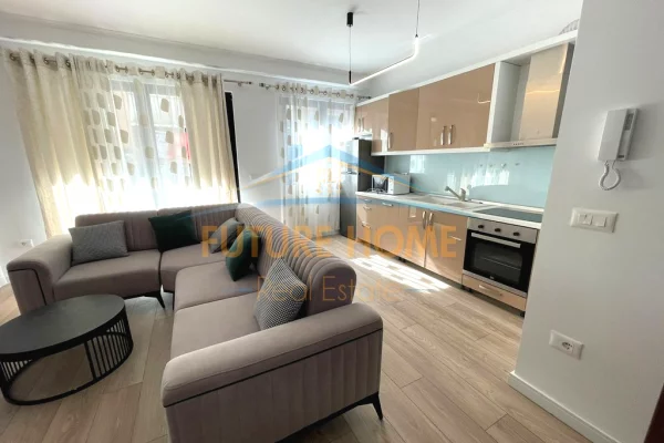 Shtepi me qera Apartament ne Tirane, 2+1, Mobilimi E mobiluar, Pagesa 800  Euro.