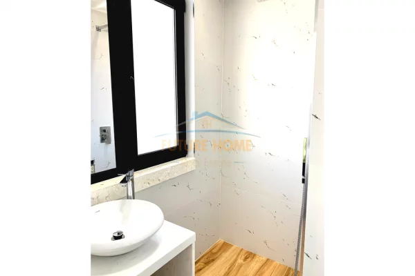 Shtepi ne shitje Apartament ne Tirane, 2+1, Mobilimi E mobiluar, Pagesa 148,000  Euro.