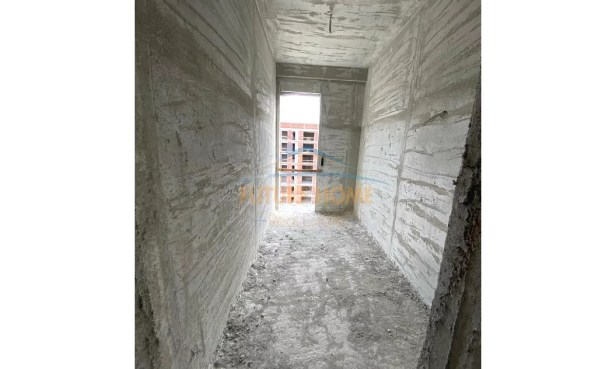 Shtepi ne shitje Apartament ne Tirane, 2+1, Mobilimi Bosh, pa mobiluar, Pagesa 160,000  Euro.