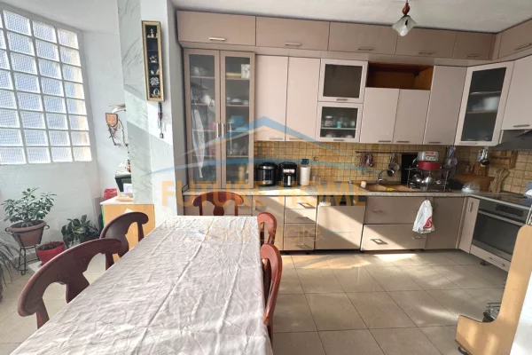 Shtepi ne shitje 2+1 ne Tirane - 211,500 Euro
