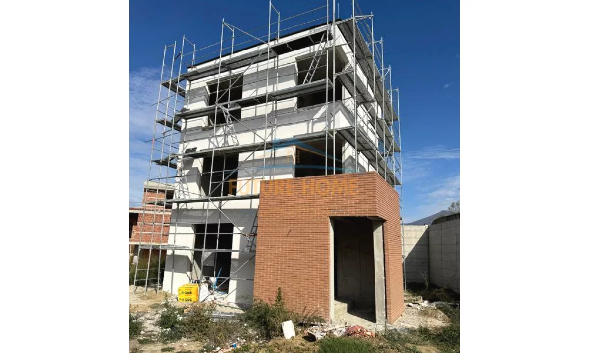 Shtepi ne shitje Vila Luksoze ne Tirane, 4+1, Mobilimi Bosh, pa mobiluar, Pagesa 11,000,000  Euro.