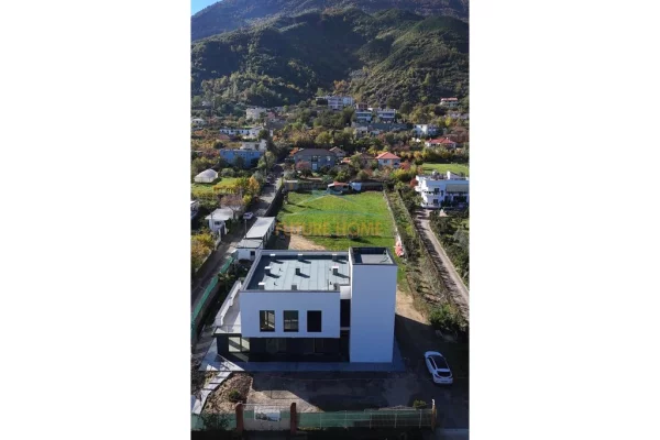 Qera, Godine biznesi + Toke, Berzhite