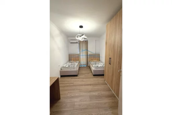 Shtepi me qera Apartament ne Tirane, 2+1, Mobilimi E mobiluar, Pagesa 800  Euro.