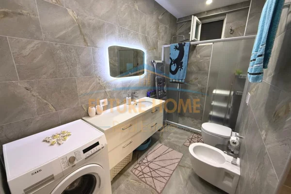 Shtepi me qera Apartament ne Tirane, 2+1, Mobilimi E mobiluar, Pagesa 1,000  Euro.