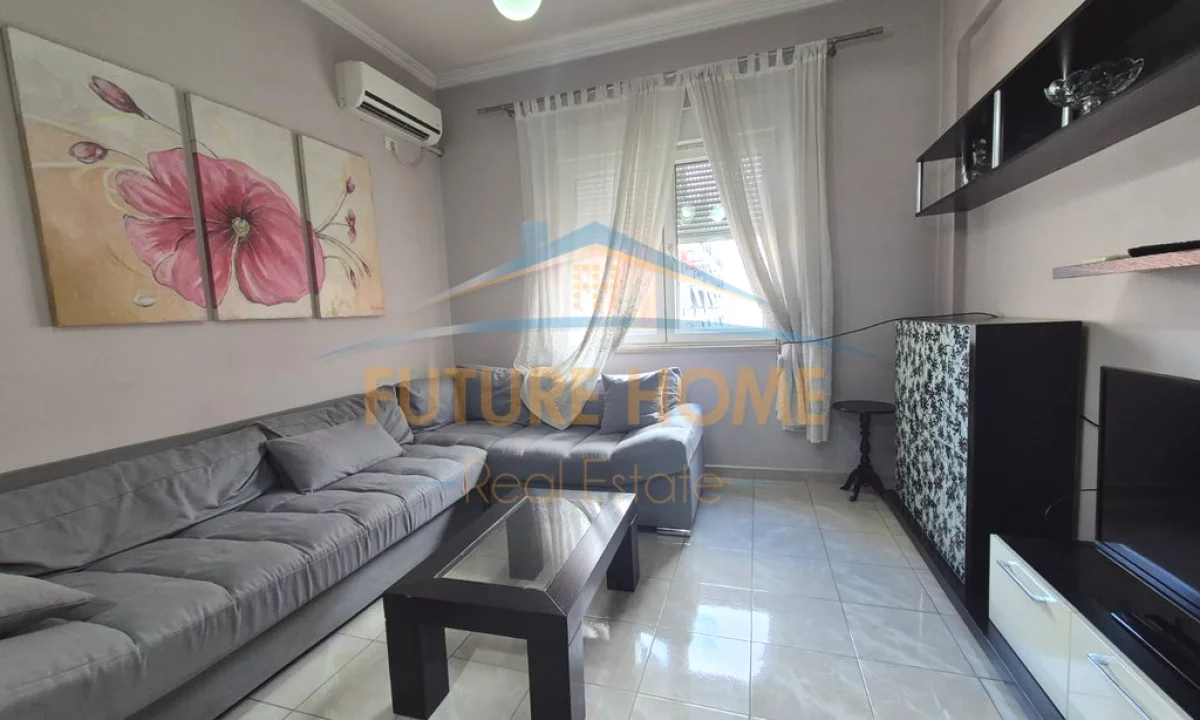 Shtepi ne shitje Apartament ne Tirane, 2+1, Mobilimi E mobiluar, Pagesa 250,000  Euro.