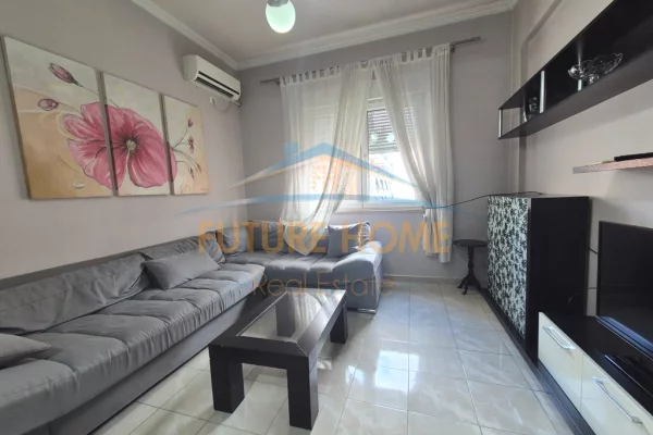 Shtepi ne shitje Apartament ne Tirane, 2+1, Mobilimi E mobiluar, Pagesa 250,000  Euro.