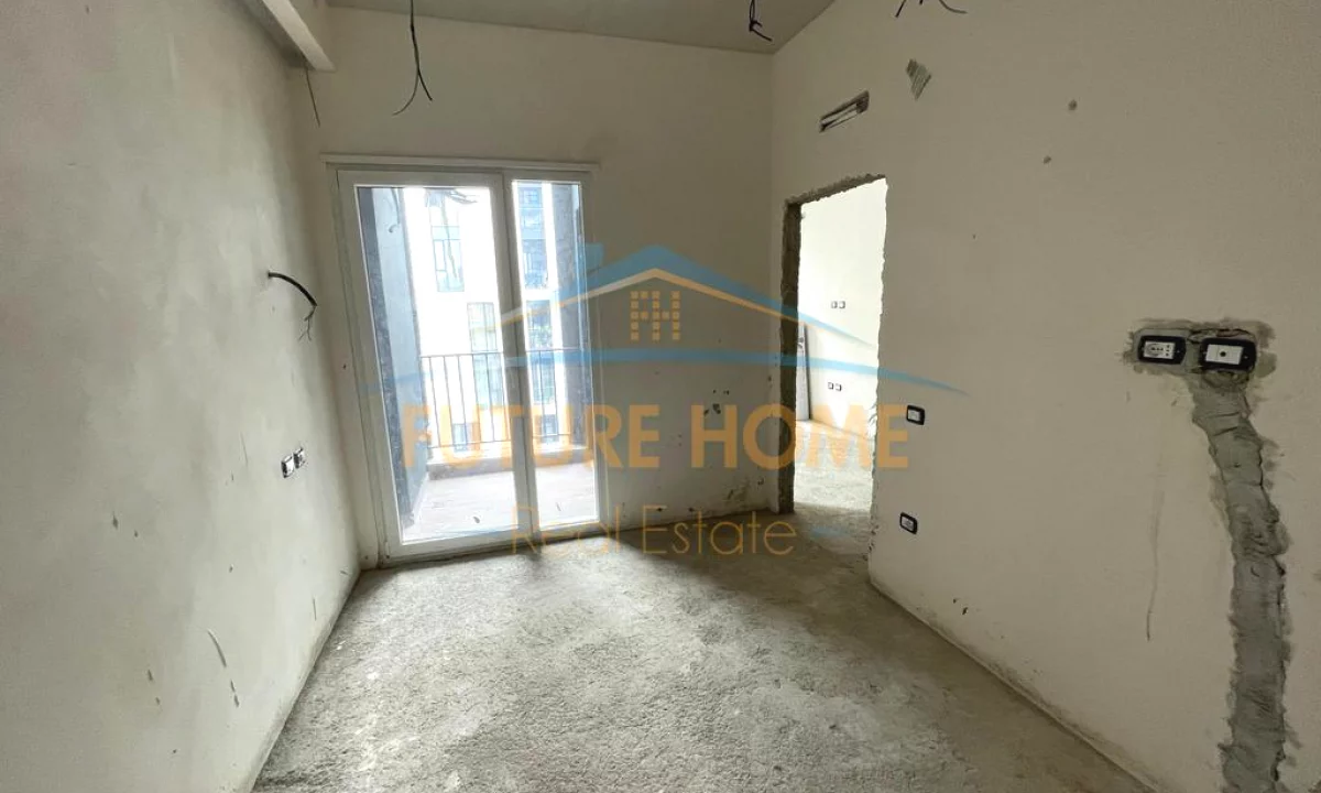 Shtepi ne shitje Apartament ne Tirane, 1+1, Mobilimi Bosh, pa mobiluar, Pagesa 105,000  Euro.