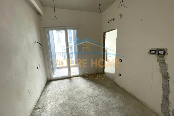 Shtepi ne shitje Apartament ne Tirane, 1+1, Mobilimi Bosh, pa mobiluar, Pagesa 105,000  Euro.