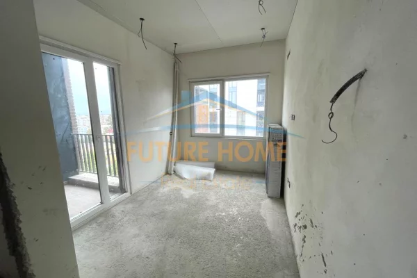 Shtepi ne shitje Apartament ne Tirane, 1+1, Mobilimi Bosh, pa mobiluar, Pagesa 105,000  Euro.