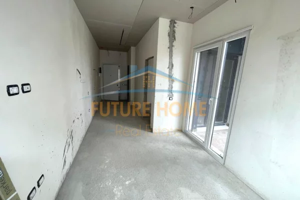 Shtepi ne shitje Apartament ne Tirane, 1+1, Mobilimi Bosh, pa mobiluar, Pagesa 105,000  Euro.