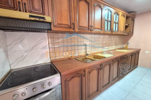 Shtepi me qera Apartament ne Tirane, 1+1, Mobilimi E mobiluar, Pagesa 470  Euro.