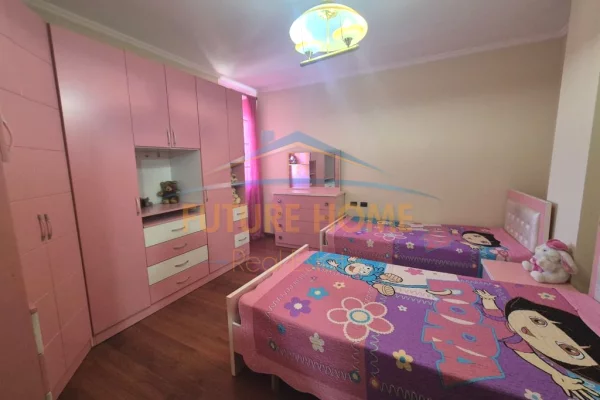 Shtepi ne shitje Apartament ne Tirane, 2+1, Mobilimi E mobiluar, Pagesa 230,000  Euro.