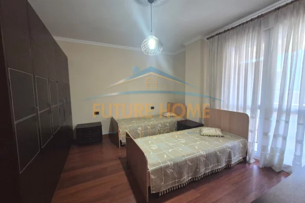 Shtepi ne shitje Apartament ne Tirane, 2+1, Mobilimi E mobiluar, Pagesa 230,000  Euro.