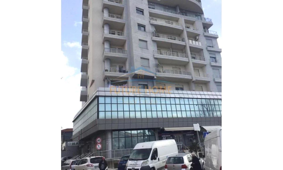 Shiten, 2 Ambiente biznesi, Vlore